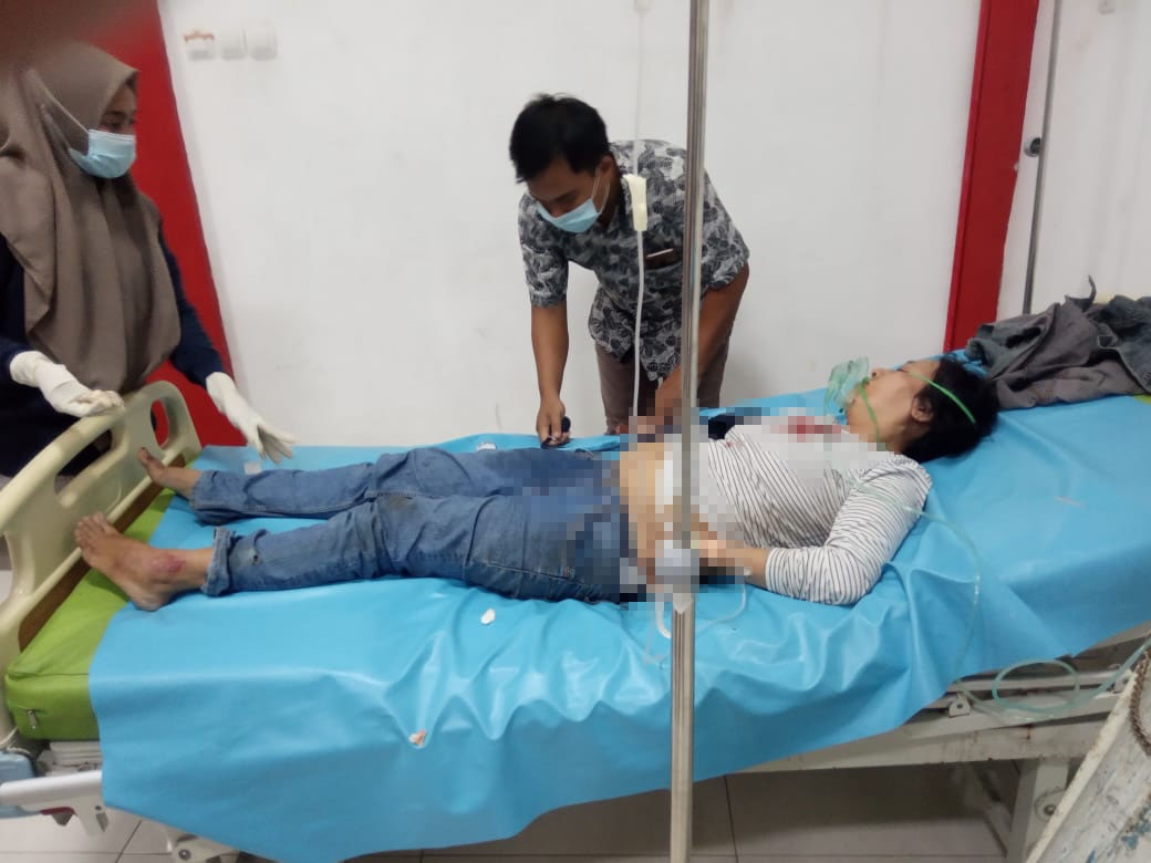 Korban saat mendapat perawatan sebelum akhirnya meninggal