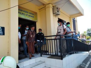 Terjerat Kasus Korupsi, Mantan Kades di Jepara Diamankan Polres Situbondo.