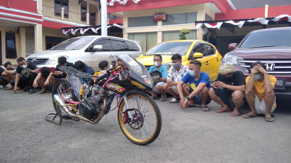 JLS Jadi Wadah Balap Mobil