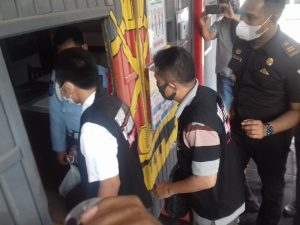 Diduga Korupsi Dana Desa, Kades dan Perangkat Desa Ditangkap Kejari Situbondo