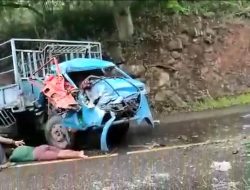 Diduga Tidak Hapal Jalan, Dua Truk ‘Adu Banteng’