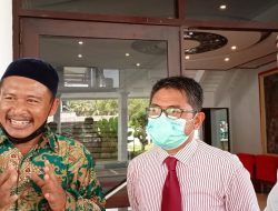 Merasa Ada Kecurangan, Calon Kades Mojomulyo Datangi Kantor Bupati Bersama Kuasa Hukum
