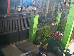 Di Jember Maling Bersarung Berhasil Gondol Sepeda Motor, Aksinya Terekam CCTV