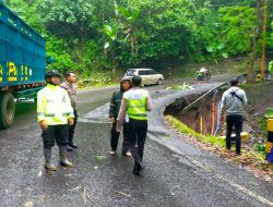Gumitir Kembali Longsor, Polisi Terapkan Sistem Buka Tutup Jalur Jember Banyuwangi