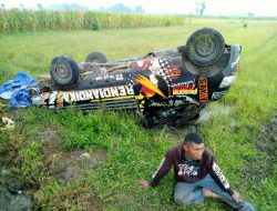 Diduga Supir Ugal Ugalan, Pick Up Angkut Petani Terbalik, Satu Tewas