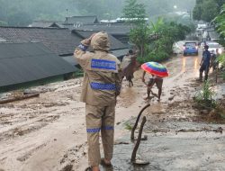 Hujan Deras, Jalur Wisata Rembangan Tertimbun Longsor