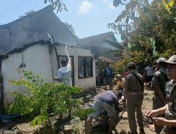 Gara Gara Masak Air, Rumah Lansia DiJember Ludes Dilalap Api