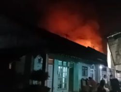 Diduga Dibakar ODGJ, Tiga Rumah Di Jember Ludes Terbakar.