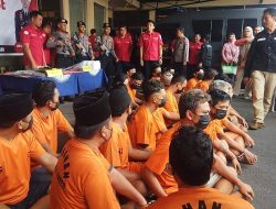 Polres Jember ”Pamer’ Tahanan Narkoba, Satu Diantaranya Pasangan Suami Istri Sebagai Pengedar