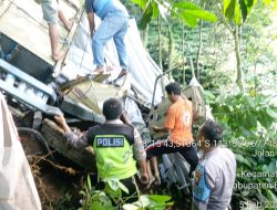 Update Laka Truk Paralon Masuk Jurang, Supir Truk Meninggal Dunia Terjepit Badan Truk