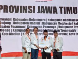 Setelah Rekom, Paslon Bacabup Gus Fawait – Djoko Susanto Terima Form B1 KWK dari PKS