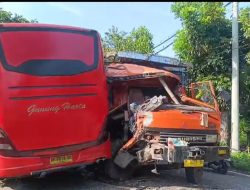 Diduga Alami Microsleep Truk Gandeng Tabrakan Bus Gunung Harta