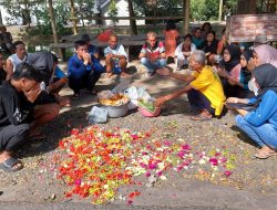 Tabur Bunga dan Kirim Doa Digelar Keluarga Korban di TKP Penikaman Buntut komentar Live Tiktok