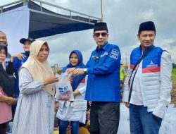 Sembelih Hewan Kurban Bobot Hampir 1 Ton, Demokrat Banyuwangi Berbagi Daging ke Masyarakat