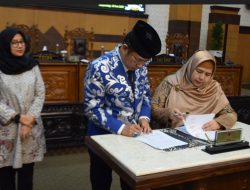 DPRD Banyuwangi dan Bupati Ipuk Fiestiandani Tandatangani Kesepakatan Perubahan KUA-PPAS APBD Tahun 2025.