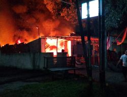 Bengkel Tambal Ban ludes dilalap api, kerugian ditaksir 100 juta rupiah
