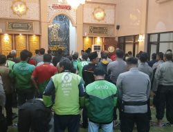 Didemo Ojol, Kapolres Jember Ajak Peserta Aksi Salat Ghaib Untuk Affan Kurniawan