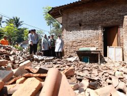 Datangi Korban Gempa, Bupati Siapkan Bantuan Perbaikan Rumah Warga Terdampak