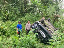 Rem Blong di Jalur Ijen, Mobil Mahasiswa Terguling di Licin Banyuwangi