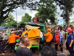 Laka Beruntun Maut di Jalan Raya Kabat Banyuwangi, Sopir Dump Truk Tewas Terjepit