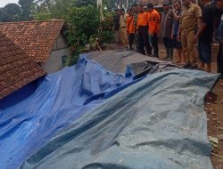 Dampak Hujan Deras di Jember: Plengsengan Longsor dan Merusak Bangunan Warga di Tanggul