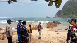 Pria Pencari Ikan Hilang dihempas Ombak Pantai Pulau Merah