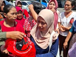 PDI Perjuangan Banyuwangi Salurkan Bansos untuk 2.000 Pekerja Informal