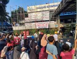 Warga Geruduk ASDP, Tuntut beri waktu atasi kemacetan Ketapang selama Tiga hari